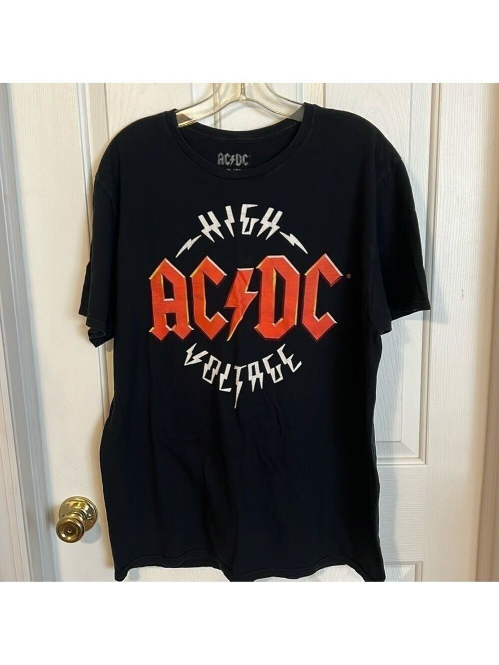 ACDC vintage t-shirt short sleeve. Size XL. Preowned good condition.